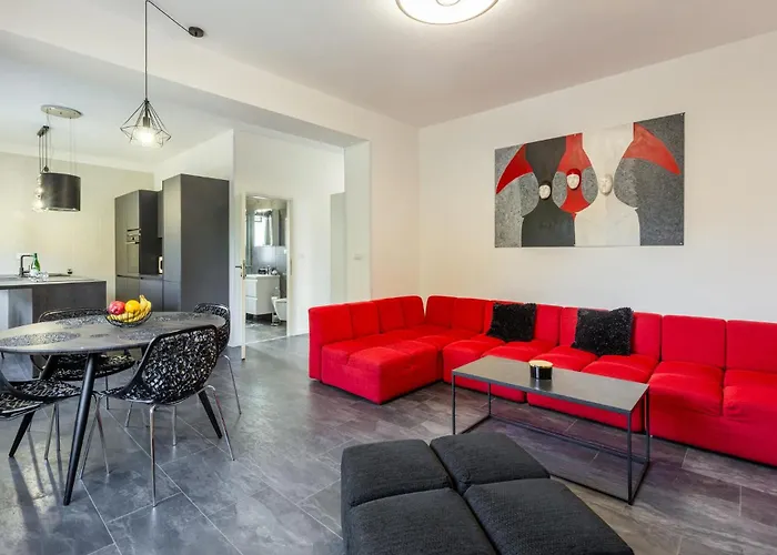 Lovely Apartment In Pula With Kitchen